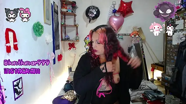 Snapshot of purplekattlyn chatting on March 8, 10:02 pm purplekattlyn online show from March 8, 10:02 pm