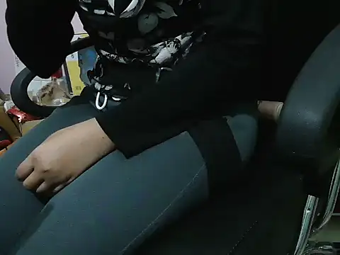 PreetyKitten online show from January 7, 12:21 pm