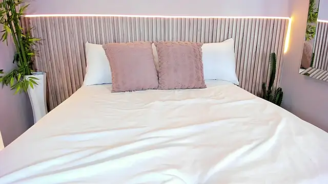 GeorginaReyes online show from September 8, 10:53 pm