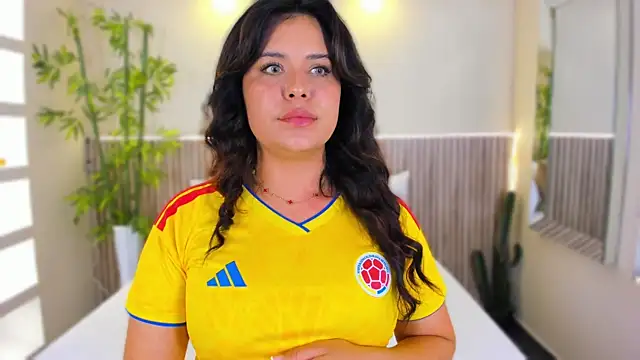 GeorginaReyes online show from July 7, 10:35 pm