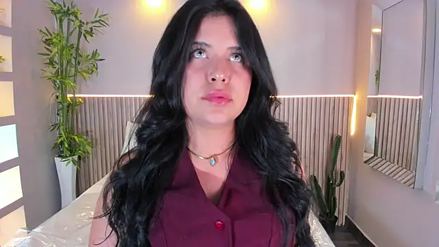 GeorginaReyes online show from December 20, 10:45 pm