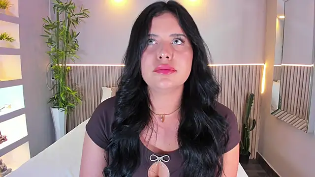 GeorginaReyes online show from December 17, 10:37 pm