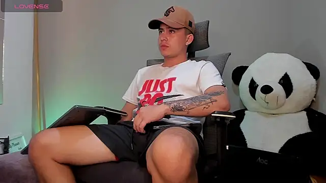 mattiwsmorris  online show from October 25, 7:29 am