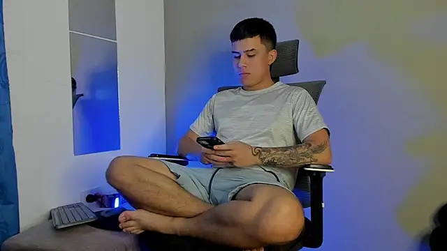 mattiwsmorris  online show from November 15, 6:12 pm