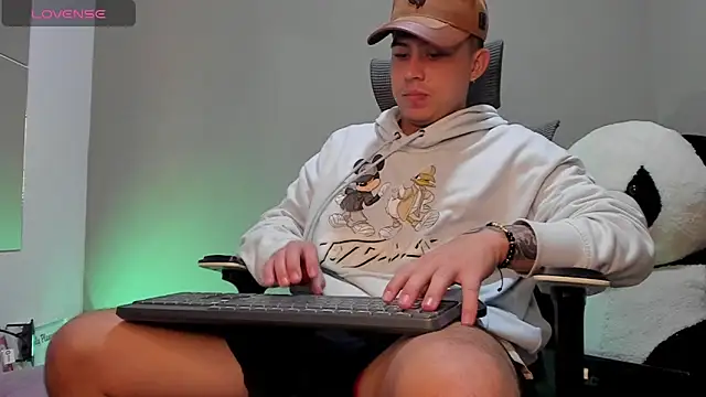 mattiwsmorris  online show from October 23, 3:38 am