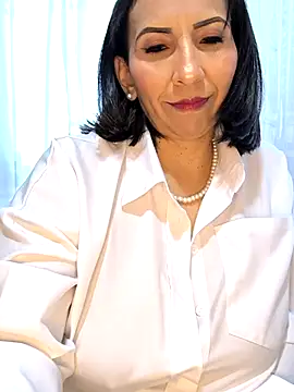 Mrsvictoriaaa online show from January 5, 8:34 pm