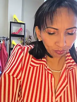 Mrsvictoriaaa online show from May 11, 8:50 pm