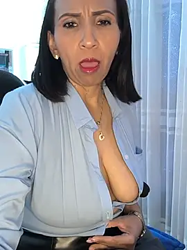 Mrsvictoriaaa online show from July 12, 7:15 pm