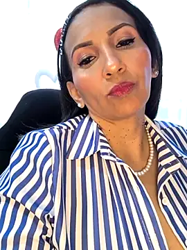 Mrsvictoriaaa online show from February 19, 7:33 pm