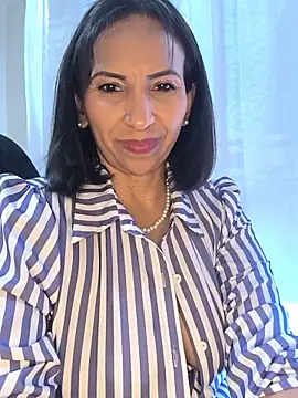 Mrsvictoriaaa online show from June 4, 8:35 pm
