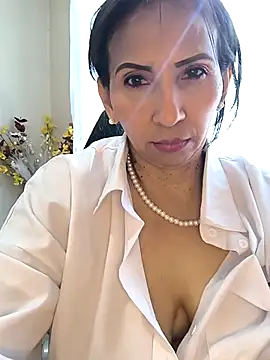 Mrsvictoriaaa online show from May 3, 8:45 pm