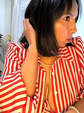 Mrsvictoriaaa online show from May 25, 8:51 pm