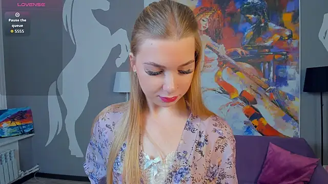 Snapshot of FloraBonde chatting on September 27, 11:38 am FloraBonde online show from September 27, 11:38 am