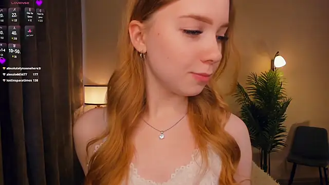 Snapshot of FloraBonde chatting on February 26, 10:05 am FloraBonde online show from February 26, 10:05 am