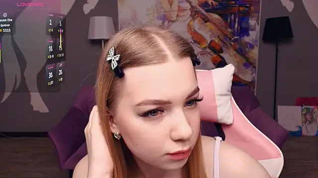 FloraBonde online show from November 27, 10:27 am