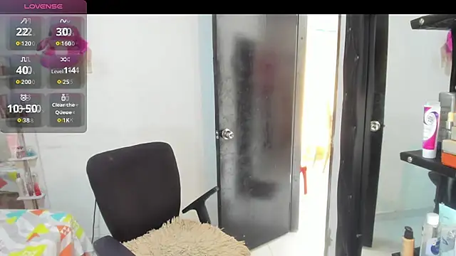 Snapshot of Ladyy_Sweet22 chatting on September 28, 1:40 pm Ladyy Sweet22 online show from September 28, 1:40 pm