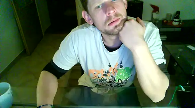 Snapshot of VickyDevilEU chatting on December 7, 6:26 am VickyDevilEU online show from December 7, 6:26 am