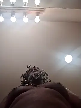 Snapshot of KingSlim56 chatting on September 25, 4:18 am KingSlim56 online show from September 25, 4:18 am