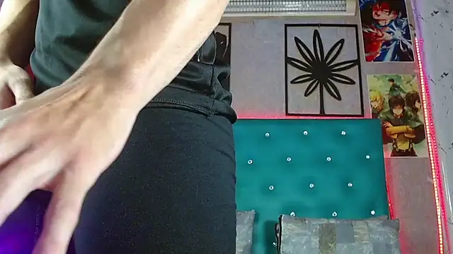 LiamAndrewzz online show from April 14, 3:55 am