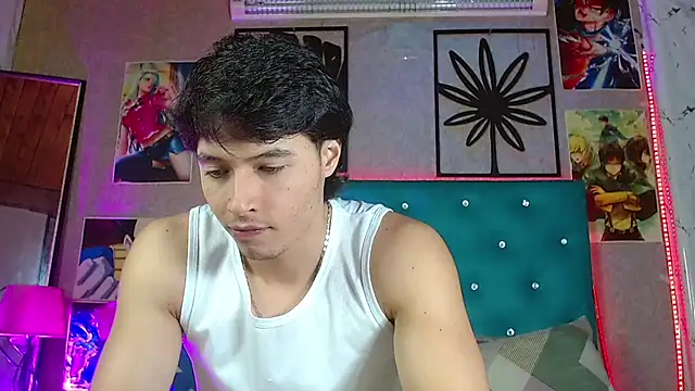 Snapshot of LiamAndrewzz chatting on July 8, 5:41 am LiamAndrewzz online show from July 8, 5:41 am