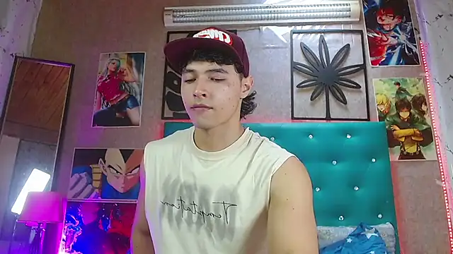 LiamAndrewzz online show from November 1, 6:02 pm