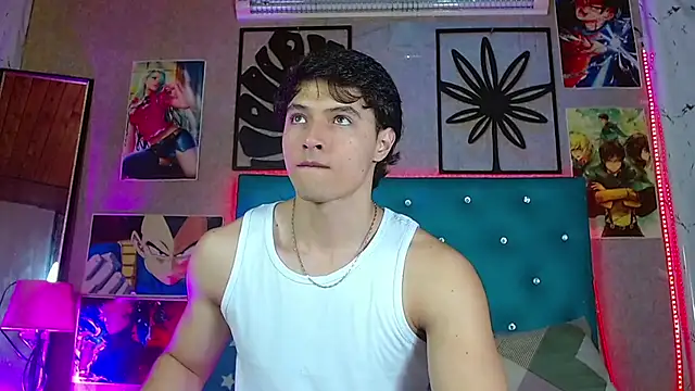 Snapshot of LiamAndrewzz chatting on July 9, 5:41 am LiamAndrewzz online show from July 9, 5:41 am