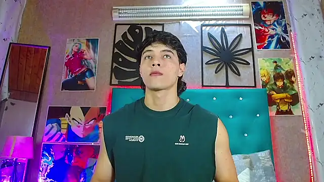 LiamAndrewzz online show from December 17, 8:14 pm