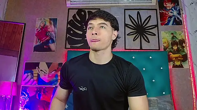 LiamAndrewzz online show from April 12, 4:16 am