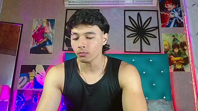 LiamAndrewzz online show from May 20, 5:04 am