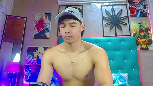 LiamAndrewzz online show from October 2, 5:05 pm