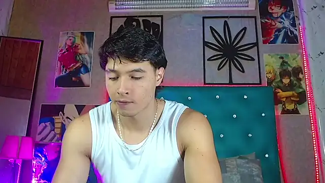 Snapshot of LiamAndrewzz chatting on June 21, 4:29 am LiamAndrewzz online show from June 21, 4:29 am