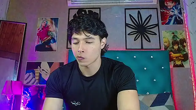 Snapshot of LiamAndrewzz chatting on July 18, 3:59 am LiamAndrewzz online show from July 18, 3:59 am
