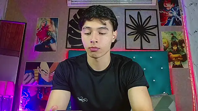 LiamAndrewzz online show from March 23, 4:34 am