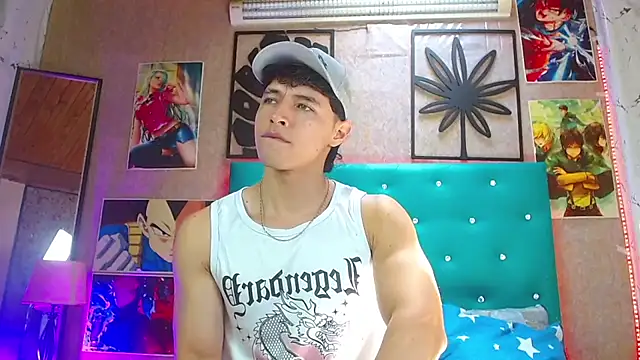 LiamAndrewzz online show from October 25, 4:40 pm