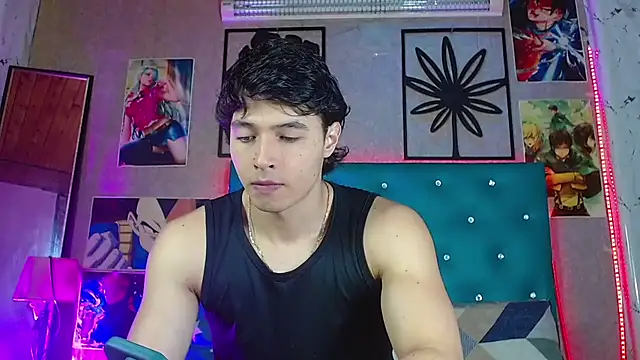 Snapshot of LiamAndrewzz chatting on July 19, 4:10 am LiamAndrewzz online show from July 19, 4:10 am