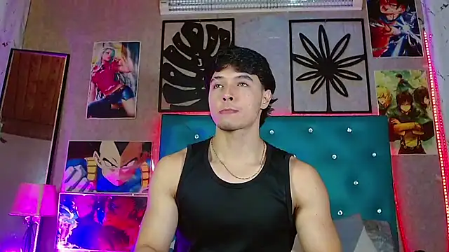 Snapshot of LiamAndrewzz chatting on June 12, 5:05 am LiamAndrewzz online show from June 12, 5:05 am