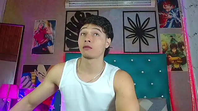Snapshot of LiamAndrewzz chatting on June 17, 5:40 am LiamAndrewzz online show from June 17, 5:40 am
