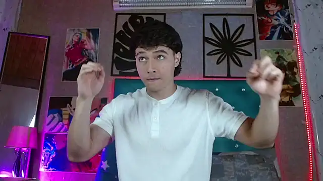 LiamAndrewzz online show from April 19, 4:02 am