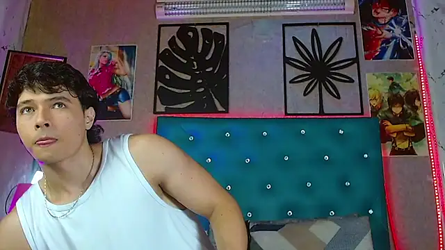 Snapshot of LiamAndrewzz chatting on July 5, 12:26 am LiamAndrewzz online show from July 5, 12:26 am