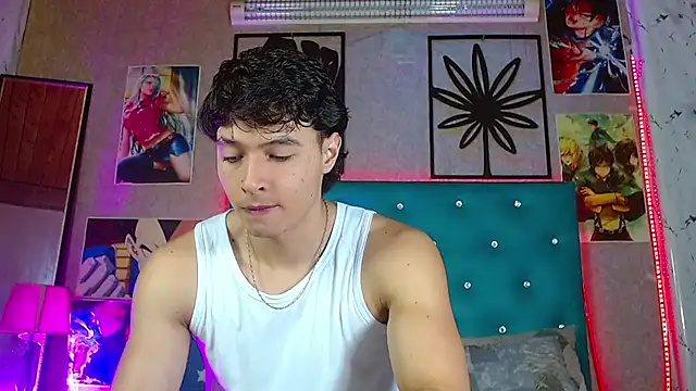 Snapshot of LiamAndrewzz chatting on June 27, 3:34 am LiamAndrewzz online show from June 27, 3:34 am