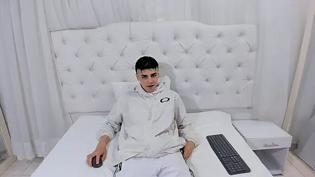 frank jhonsson online show from December 5, 5:11 pm