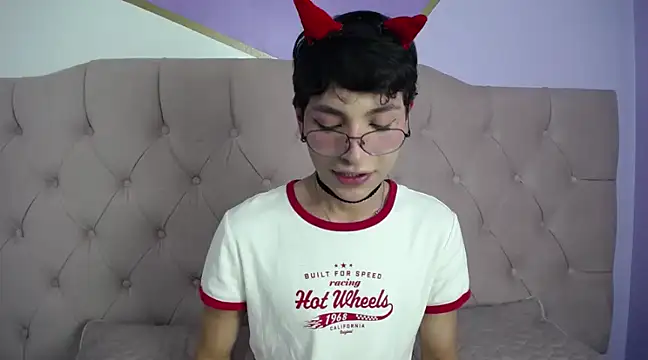 Damiian21  online show from February 25, 1:53 pm