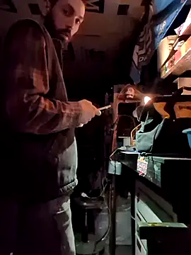 Snapshot of QueenM3 chatting on February 16, 3:47 am QueenM3 online show from February 16, 3:47 am