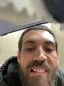 Snapshot of QueenM3 chatting on October 10, 10:32 pm QueenM3 online show from October 10, 10:32 pm