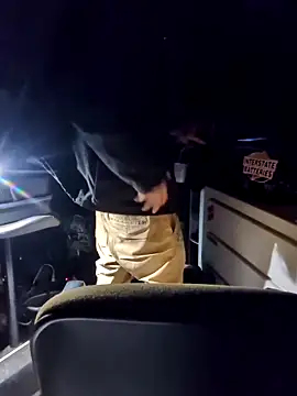 Snapshot of QueenM3 chatting on February 28, 5:26 am QueenM3 online show from February 28, 5:26 am