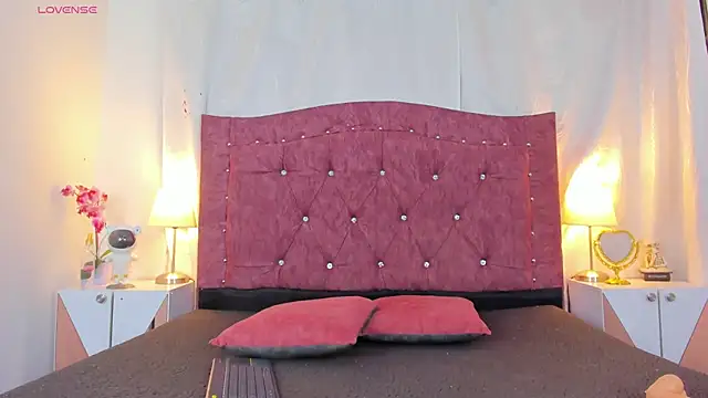 Snapshot of ValentinaGuerra chatting on November 27, 1:50 am ValentinaGuerra online show from November 27, 1:50 am