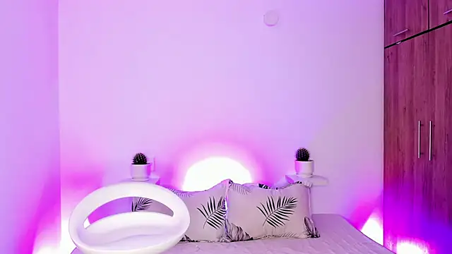 valeria  lewiis online show from February 17, 9:54 pm