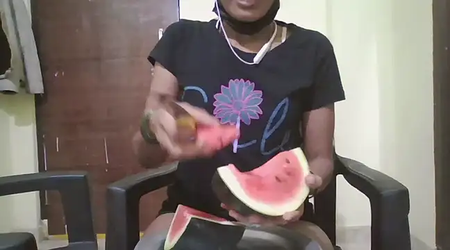 Snapshot of cutee_telugu chatting on March 18, 5:23 pm cutee telugu online show from March 18, 5:23 pm