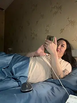 Snapshot of Naughtbaby_2025 chatting on May 24, 11:37 pm Naughtbaby 2025 online show from May 24, 11:37 pm