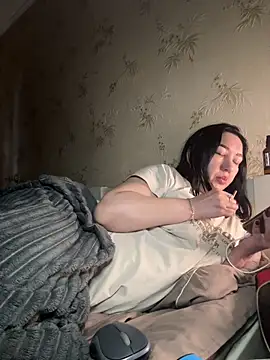 Snapshot of Naughtbaby_2025 chatting on September 15, 3:34 pm Naughtbaby 2025 online show from September 15, 3:34 pm